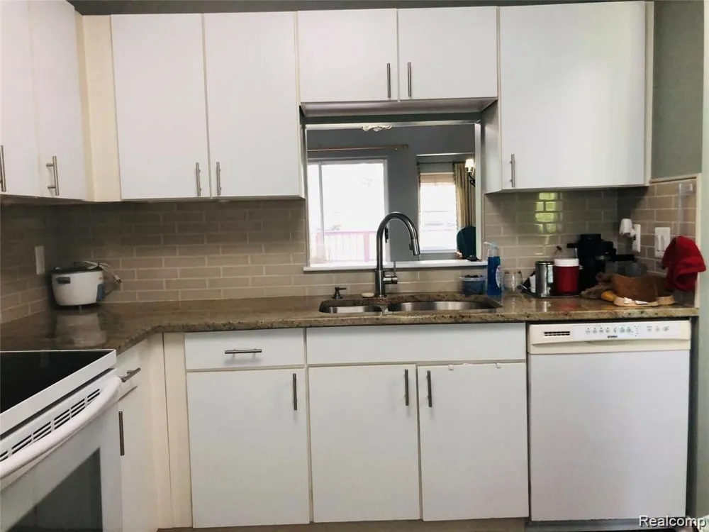 41419 CORNELL DRIVE Novi City, MI 48377