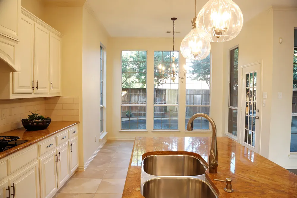 8317 Victoria Lane Lantana, TX 76226