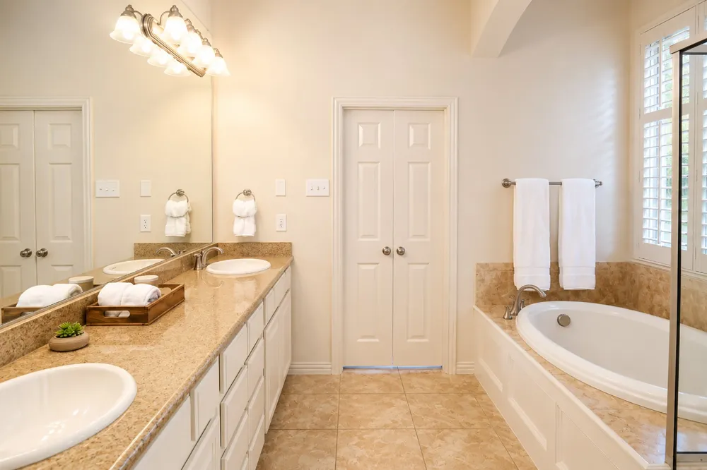 8317 Victoria Lane Lantana, TX 76226