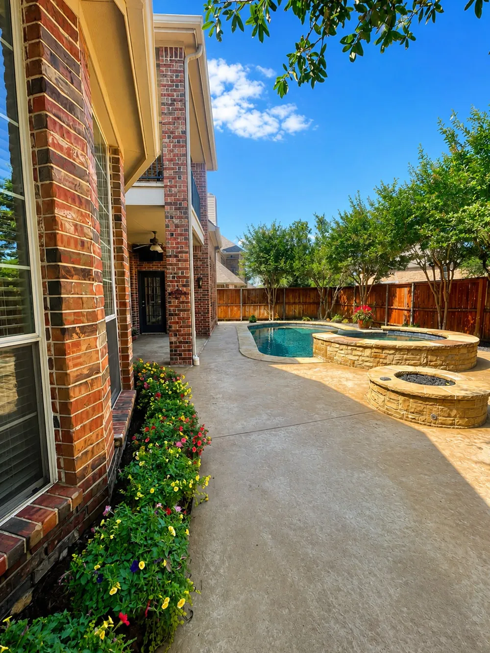 8317 Victoria Lane Lantana, TX 76226
