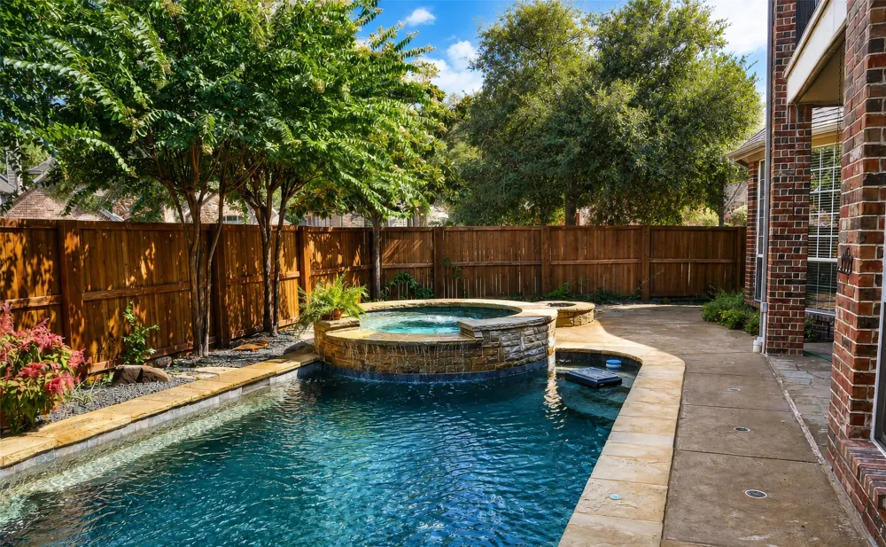 8317 Victoria Lane Lantana, TX 76226