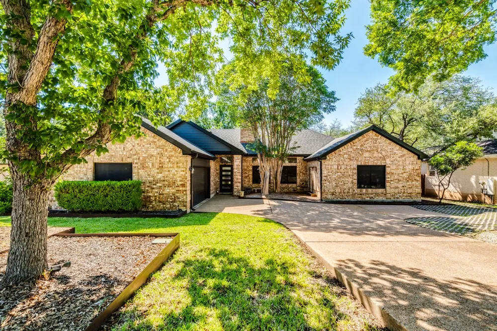 107 Copperleaf Road Lakeway, TX 78734