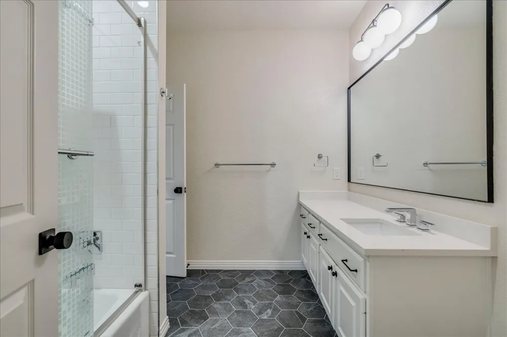 107 Copperleaf Road Lakeway, TX 78734