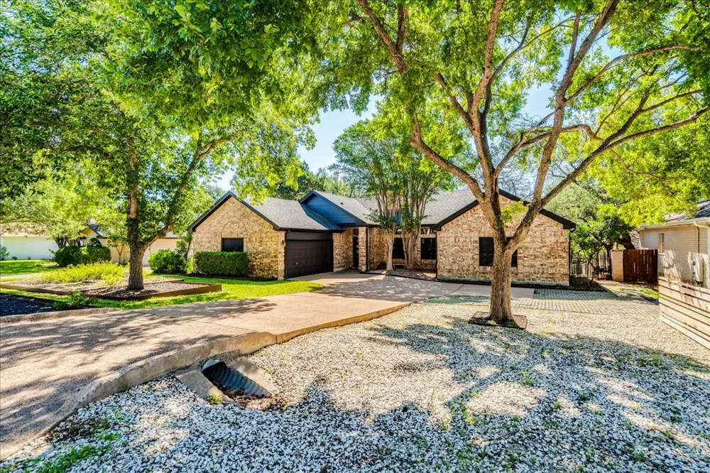 107 Copperleaf Road Lakeway, TX 78734