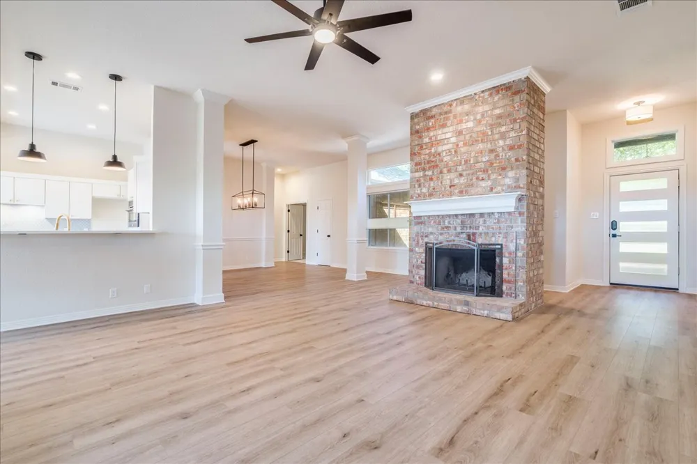 107 Copperleaf Road Lakeway, TX 78734