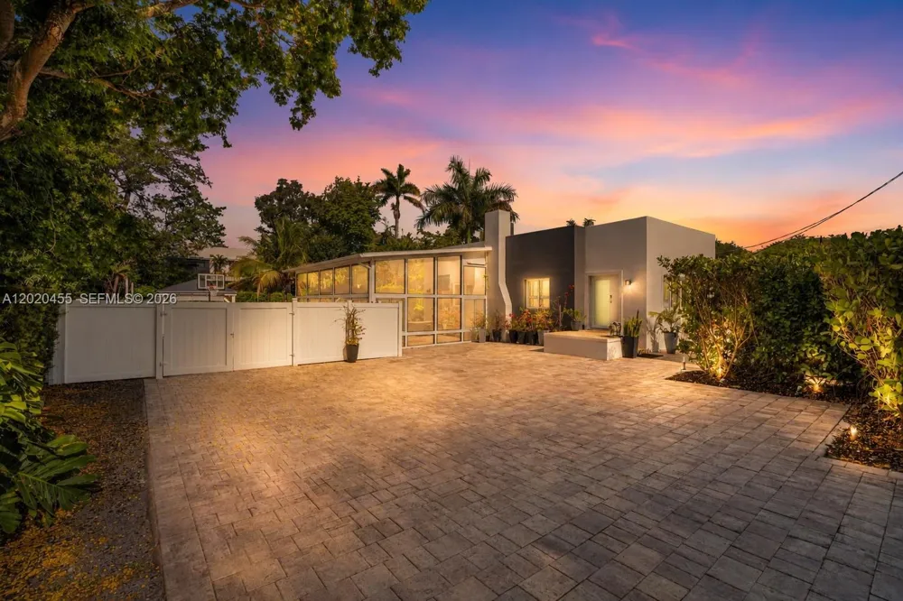 11144 NE 8th Ct Biscayne Park, FL 33161
