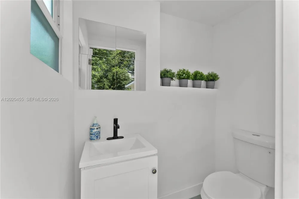 11144 NE 8th Ct Biscayne Park, FL 33161