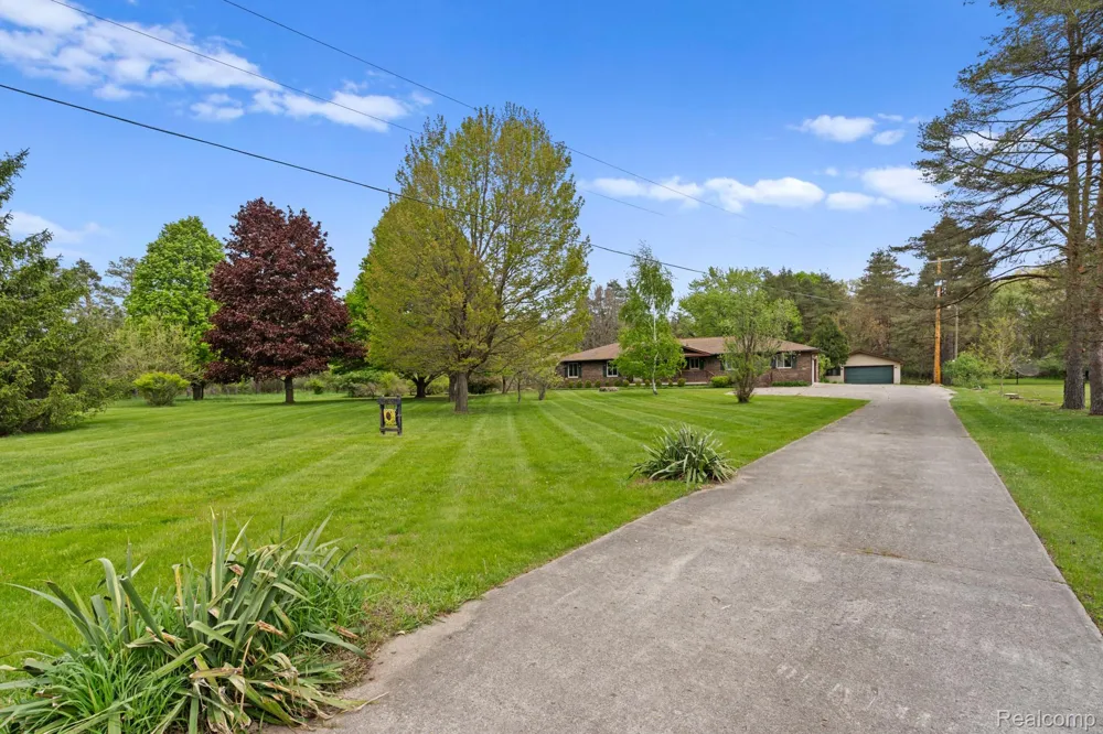 7540 Dexter Pinckney Road Dexter Township, MI 48130