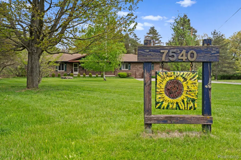 7540 Dexter Pinckney Road Dexter Township, MI 48130