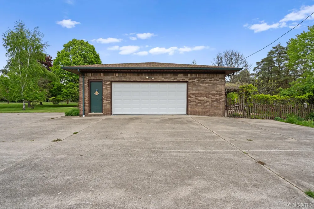7540 Dexter Pinckney Road Dexter Township, MI 48130