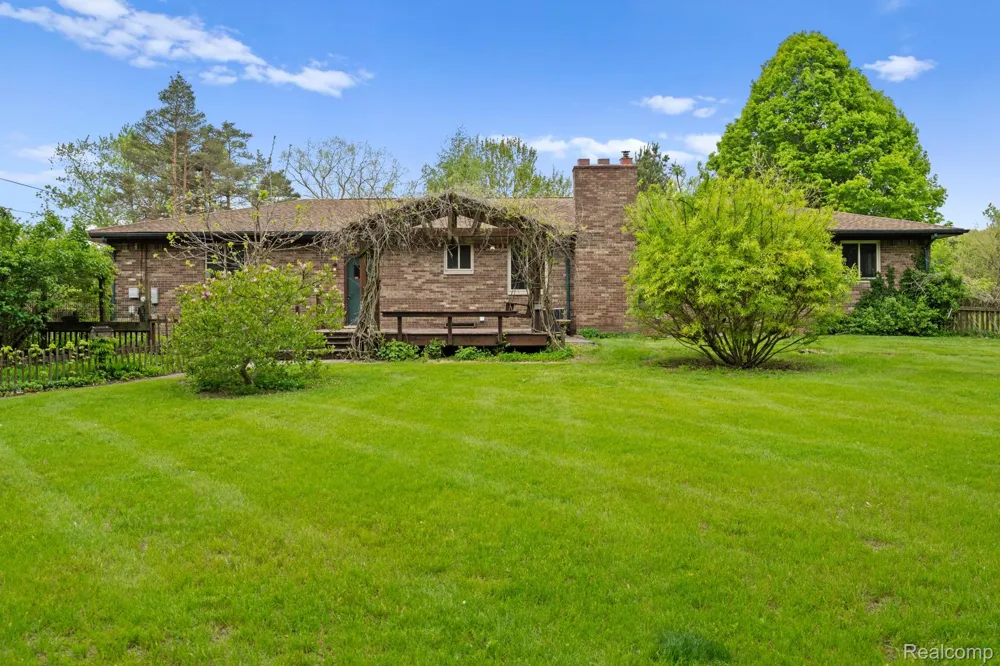 7540 Dexter Pinckney Road Dexter Township, MI 48130