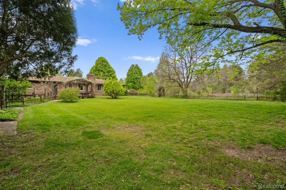 7540 Dexter Pinckney Road Dexter Township, MI 48130