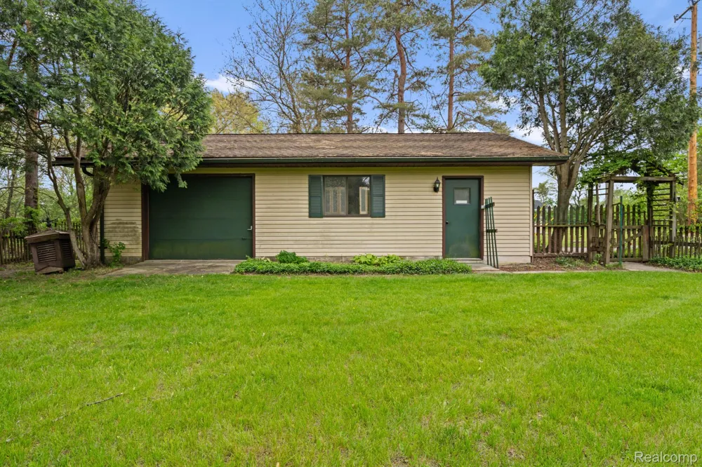 7540 Dexter Pinckney Road Dexter Township, MI 48130