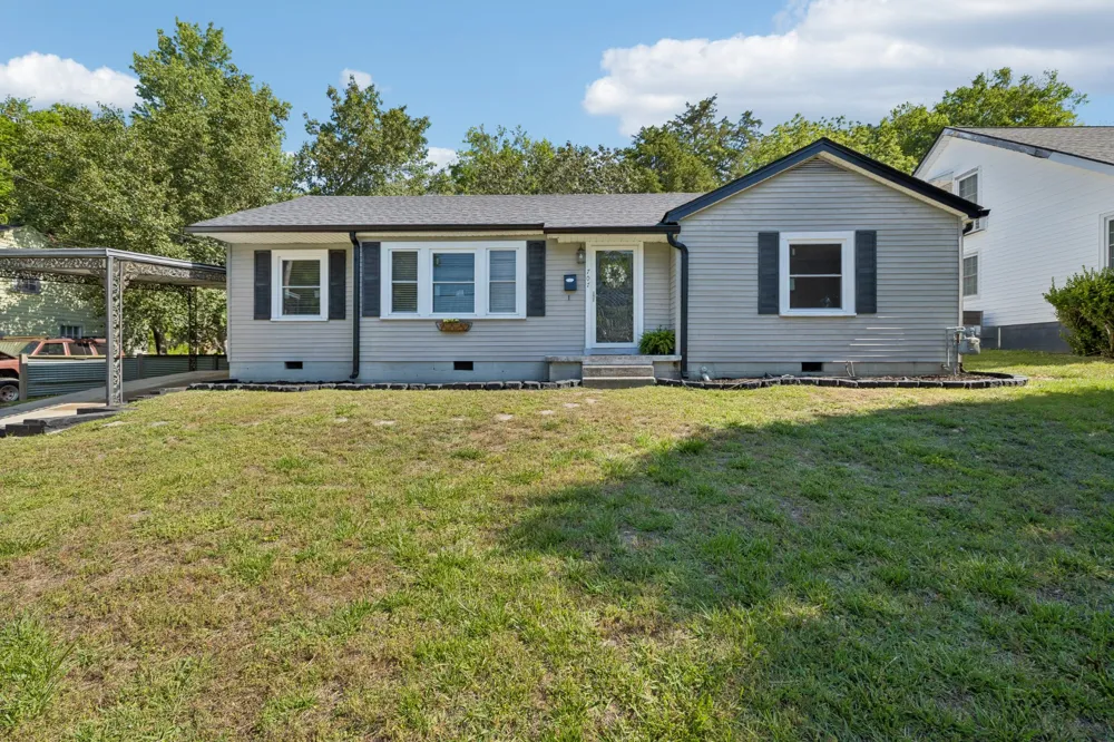 707 Jefferson Ave E Carthage, TN 37030