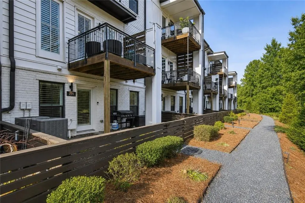 220 Mitchell Lane Woodstock, GA 30188