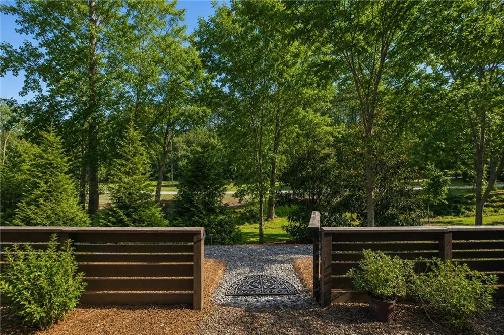 220 Mitchell Lane Woodstock, GA 30188