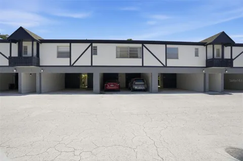 1127 KING ARTHUR COURT #316