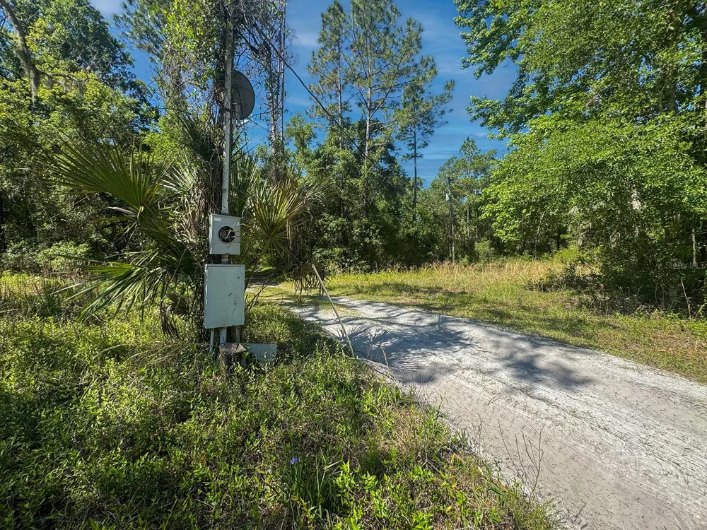 8744 W OAK STREET Crystal River, FL 34428