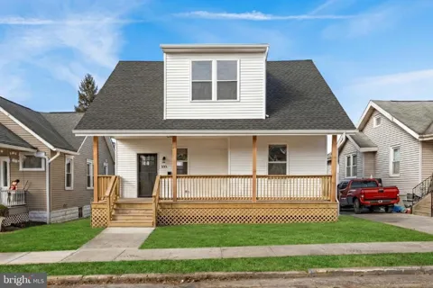 133 LAFAYETTE ROAD