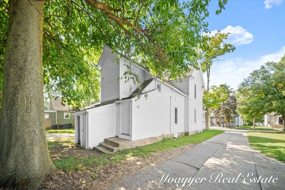 1108 Muskegon Avenue NW Grand Rapids, MI 49504
