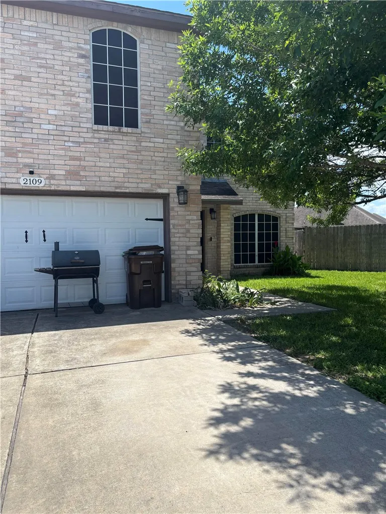 2109 BROOK LANE Kingsville, TX 78363