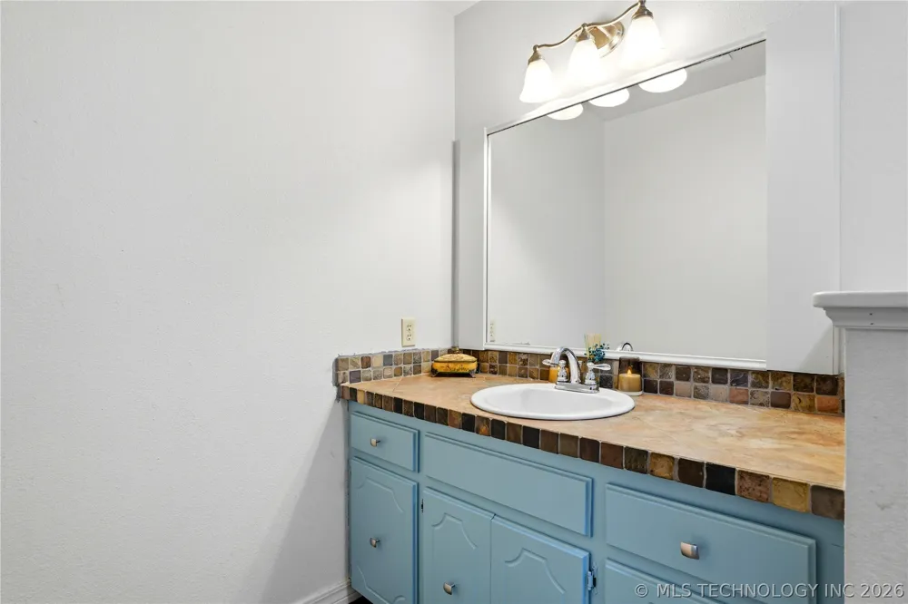 320 S Meigs Street Fort Gibson, OK 74434
