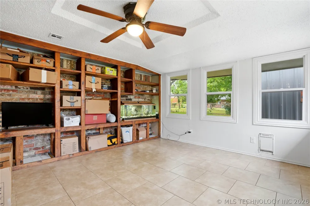320 S Meigs Street Fort Gibson, OK 74434