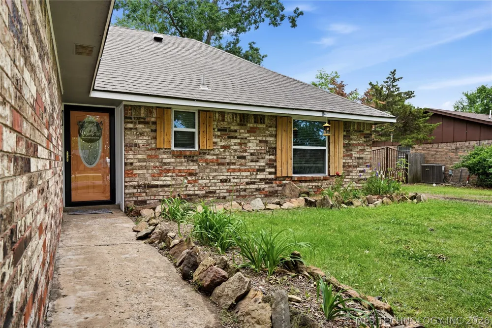 320 S Meigs Street Fort Gibson, OK 74434