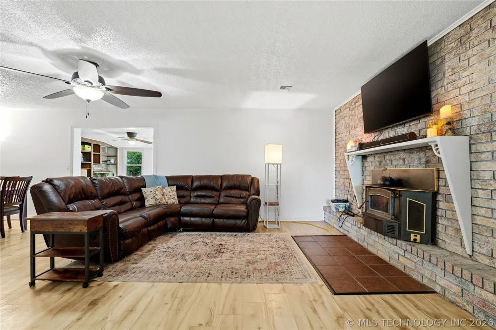 320 S Meigs Street Fort Gibson, OK 74434