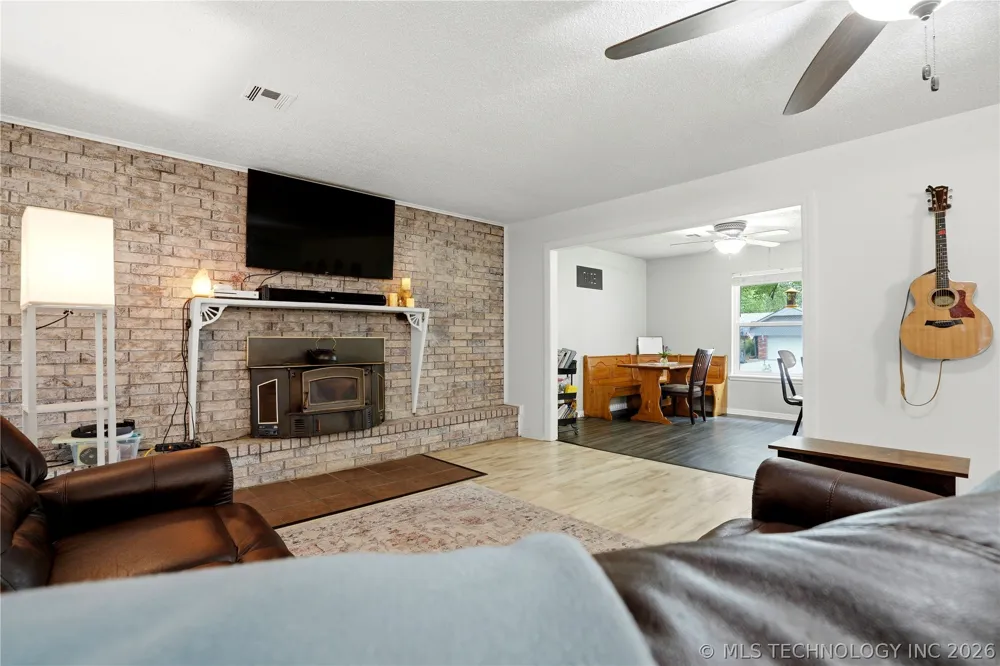 320 S Meigs Street Fort Gibson, OK 74434