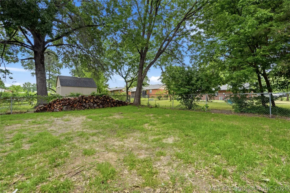 320 S Meigs Street Fort Gibson, OK 74434
