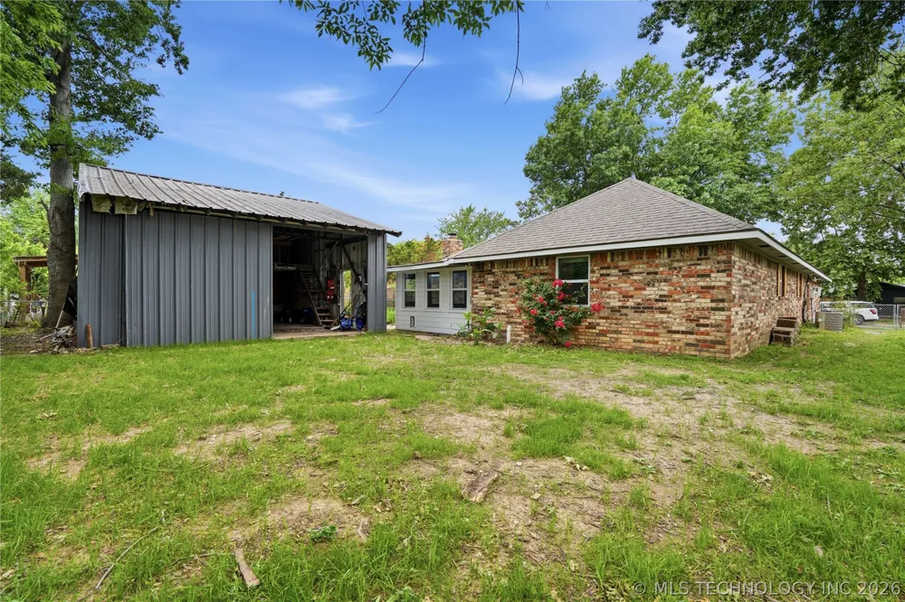 320 S Meigs Street Fort Gibson, OK 74434