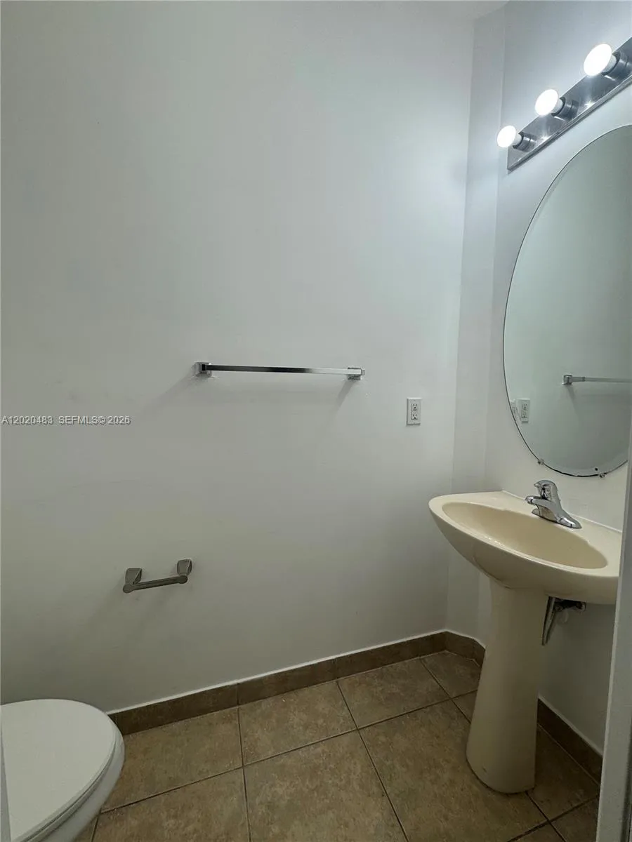 1415 NW 34th Way Lauderhill, FL 33311