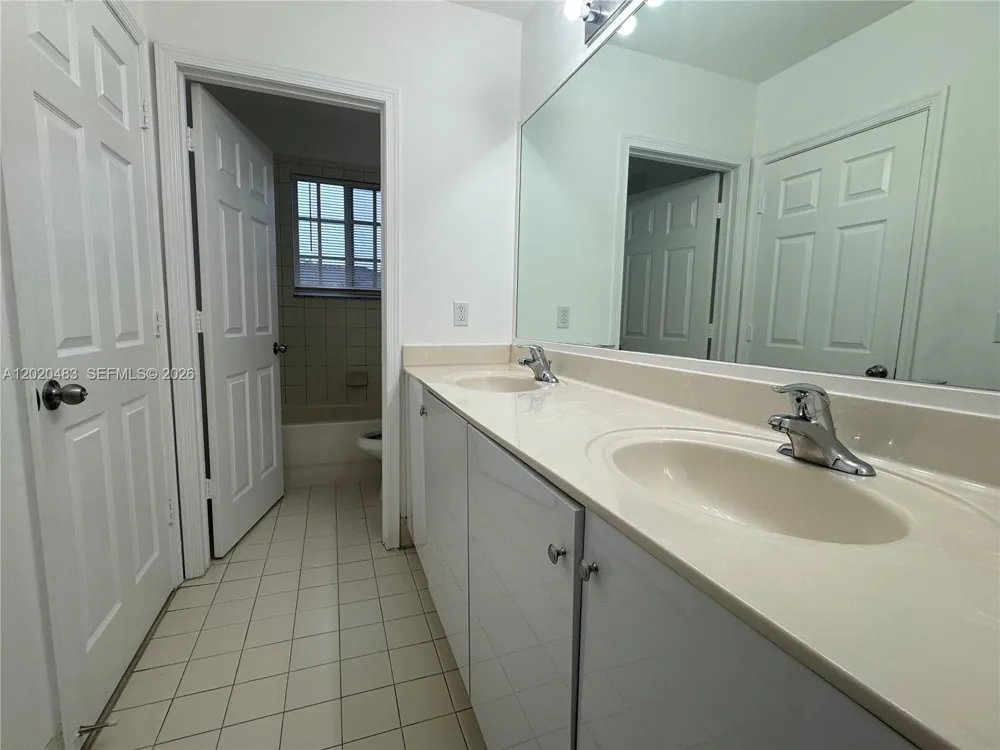 1415 NW 34th Way Lauderhill, FL 33311