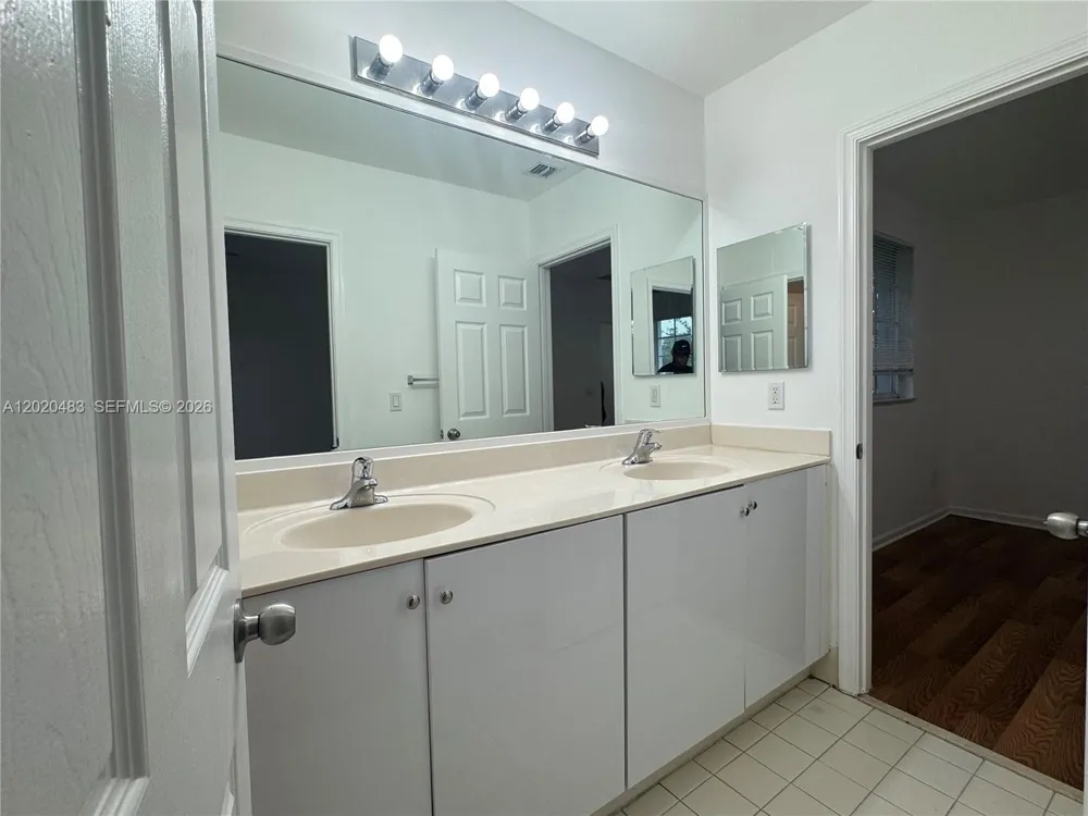 1415 NW 34th Way Lauderhill, FL 33311