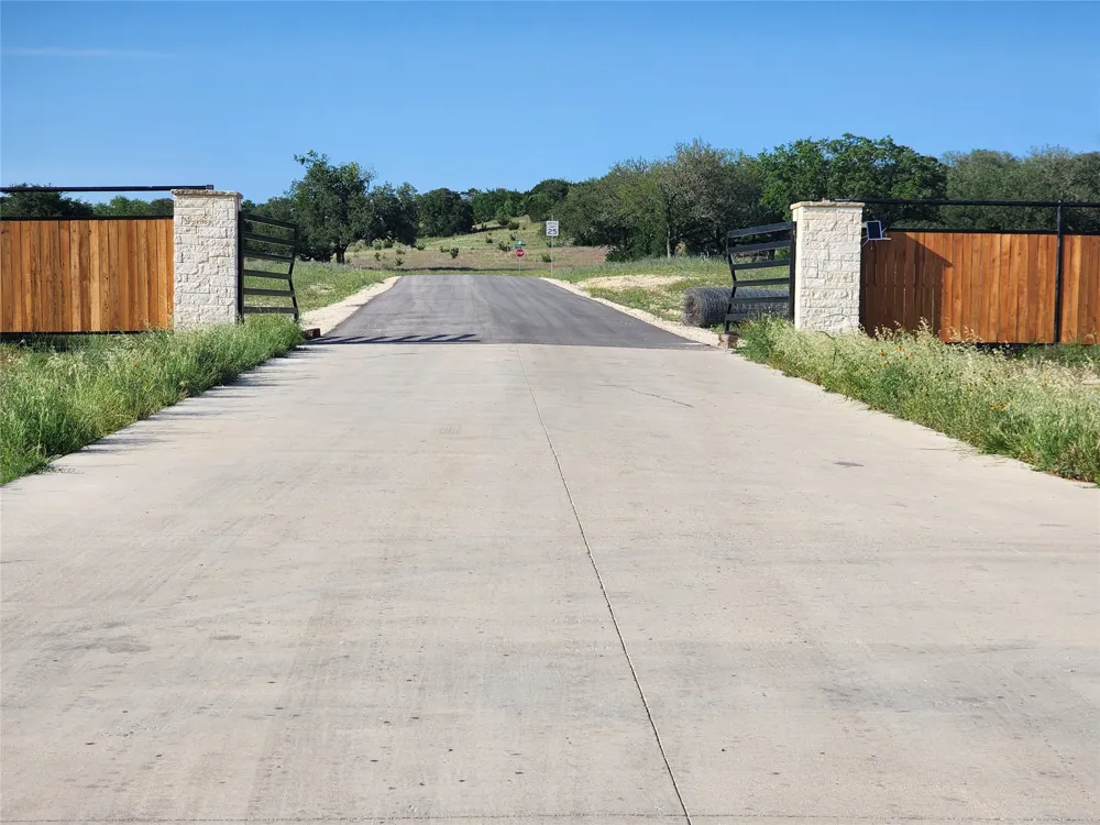 374 Yellowstone Drive Oglesby, TX 76561