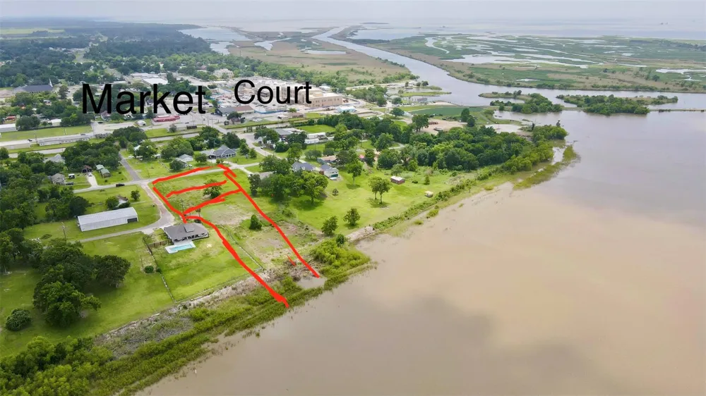 3 Magnolia Ave Anahuac, TX 77514