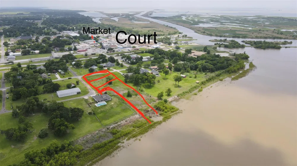 3 Magnolia Ave Anahuac, TX 77514