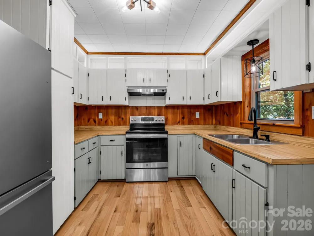 670 Cedar Creek Road Lake Lure, NC 28746