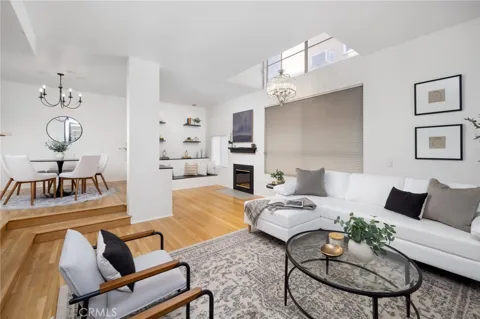 520 S Barrington Avenue #116