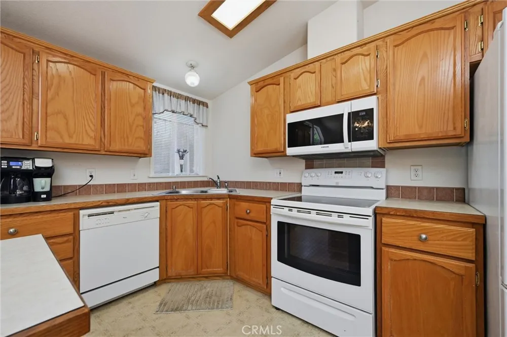 13500 Eastlake Clearlake, CA 95422