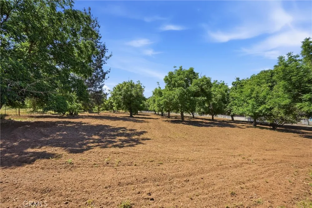 13500 Eastlake Clearlake, CA 95422
