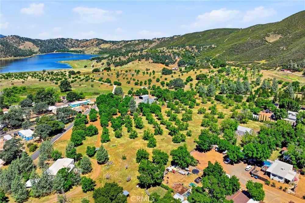 13500 Eastlake Clearlake, CA 95422