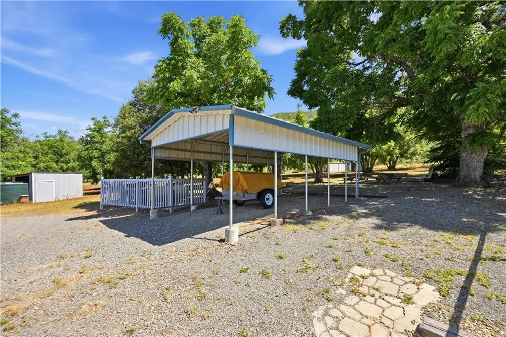 13500 Eastlake Clearlake, CA 95422