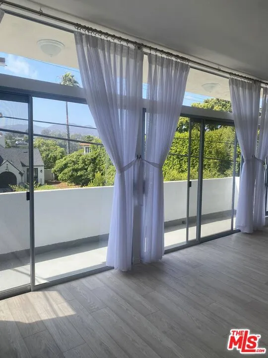 511 San Vicente Boulevard #204 Santa Monica, CA 90402