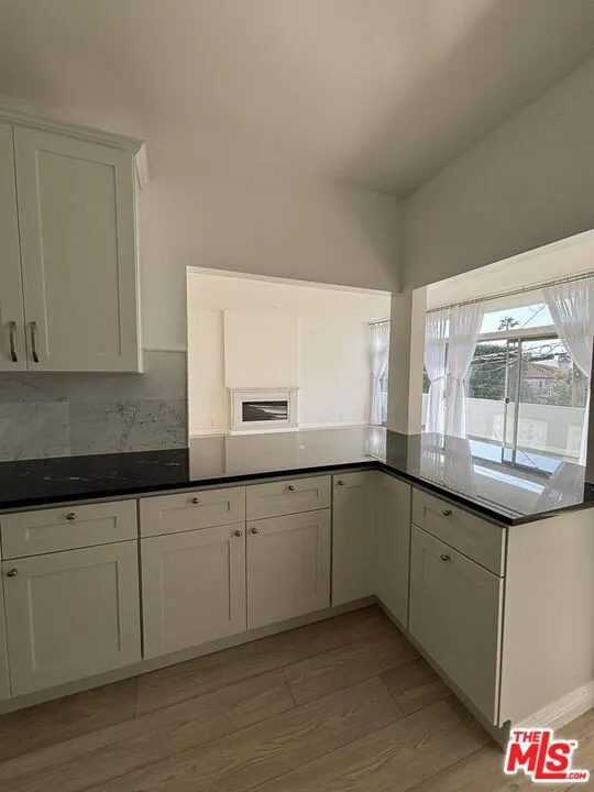 511 San Vicente Boulevard #204 Santa Monica, CA 90402