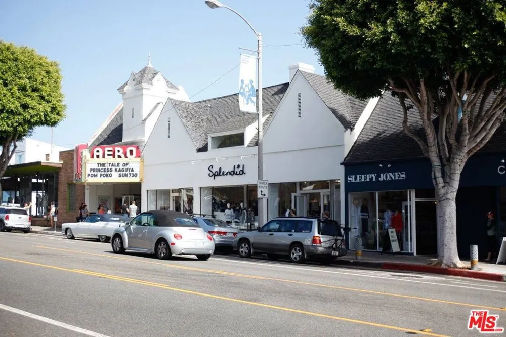 511 San Vicente Boulevard #204 Santa Monica, CA 90402