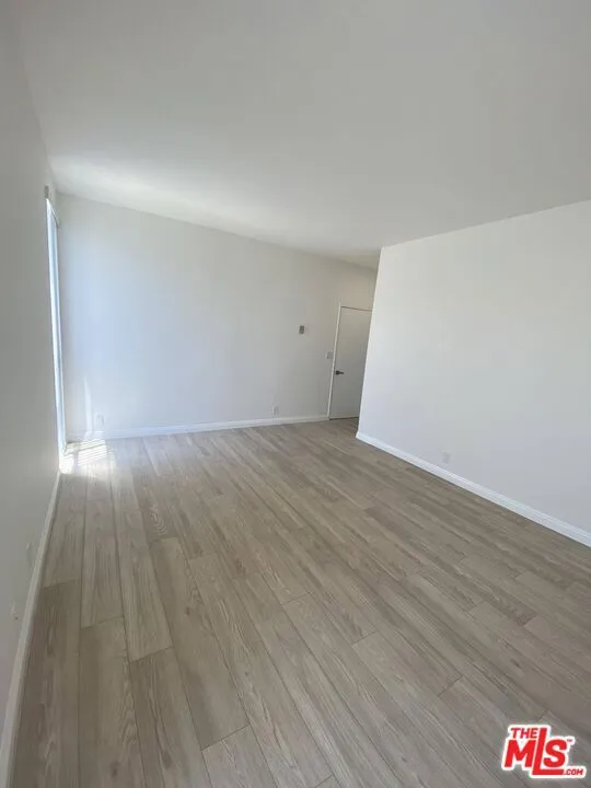 511 San Vicente Boulevard #204 Santa Monica, CA 90402
