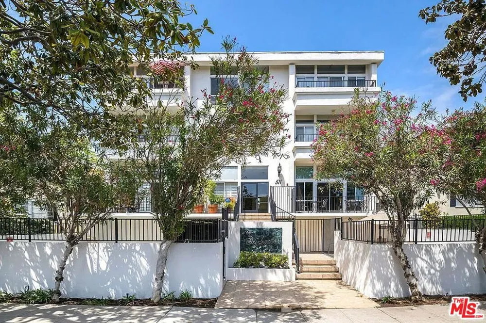511 San Vicente Boulevard #204 Santa Monica, CA 90402