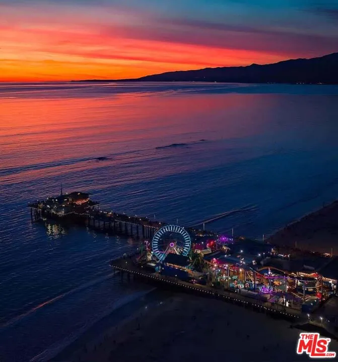 511 San Vicente Boulevard #204 Santa Monica, CA 90402